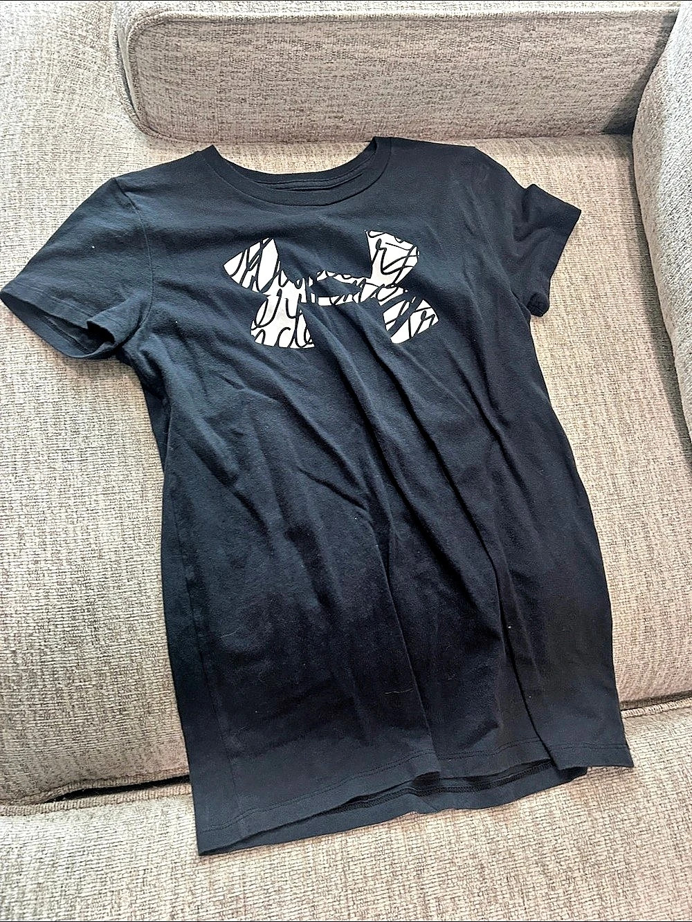 Under Armor Abstract Graphic Tee in Black & White Size XS